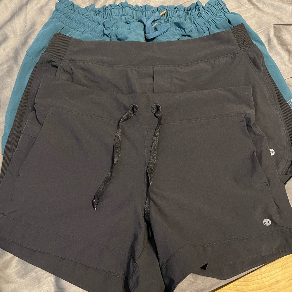 Athletic dress shorts